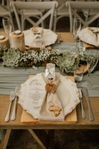 beautiful custom serviette holders mopane leaf