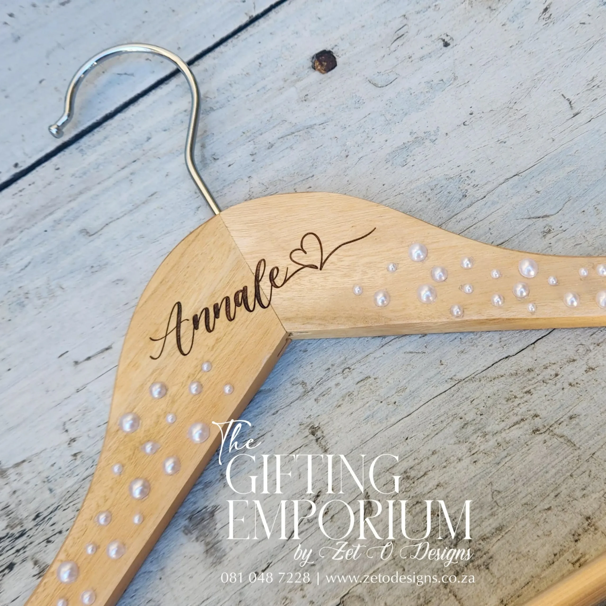 Wooden bridal hanger personalised with a name, hearts and pearls